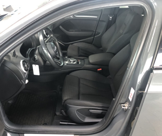 Grå Audi A3 fra 2018