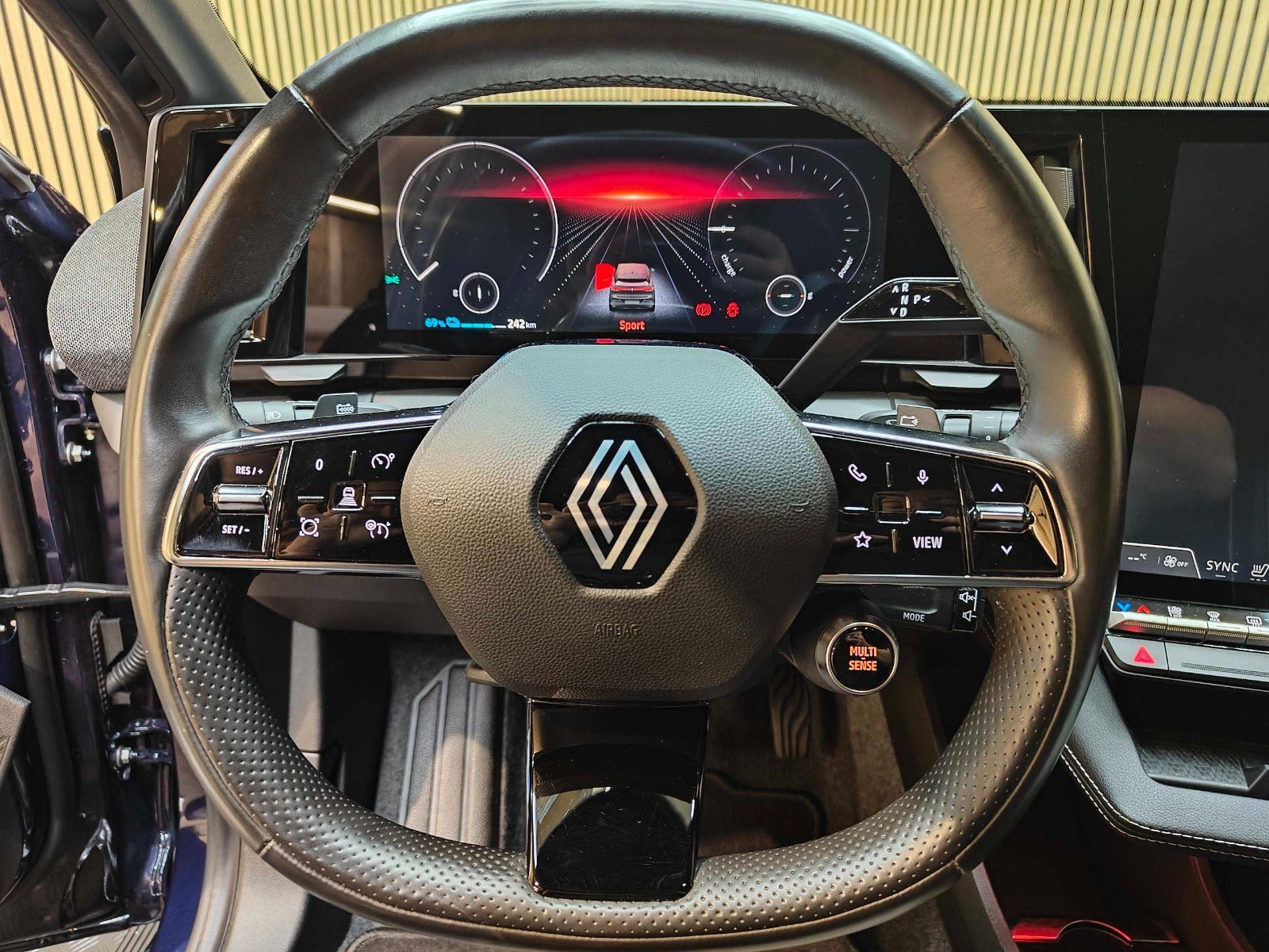 Blå Renault Megane E-Tech fra 2022