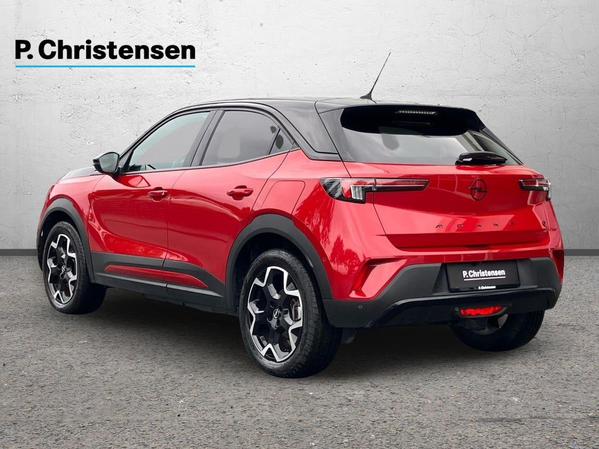 Rød Opel Mokka-e fra 2023