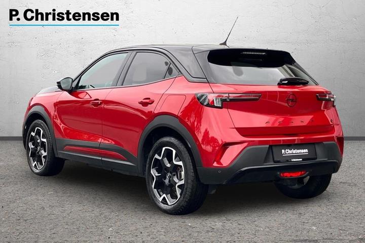 Rød Opel Mokka-e fra 2023