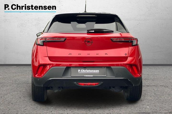 Rød Opel Mokka-e fra 2023