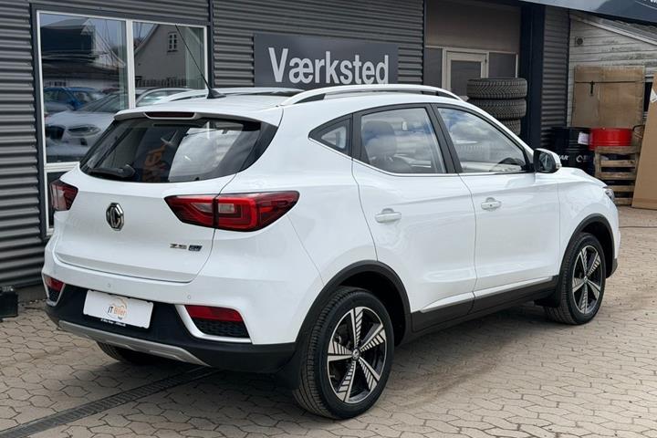 Hvid MG ZS fra 2021