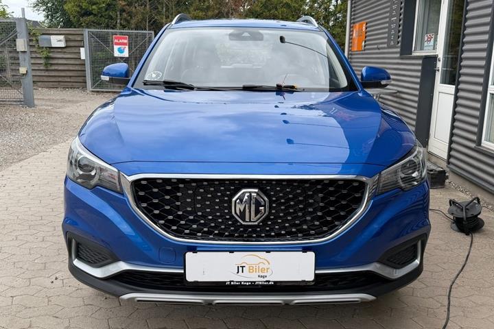 Blå MG ZS fra 2021