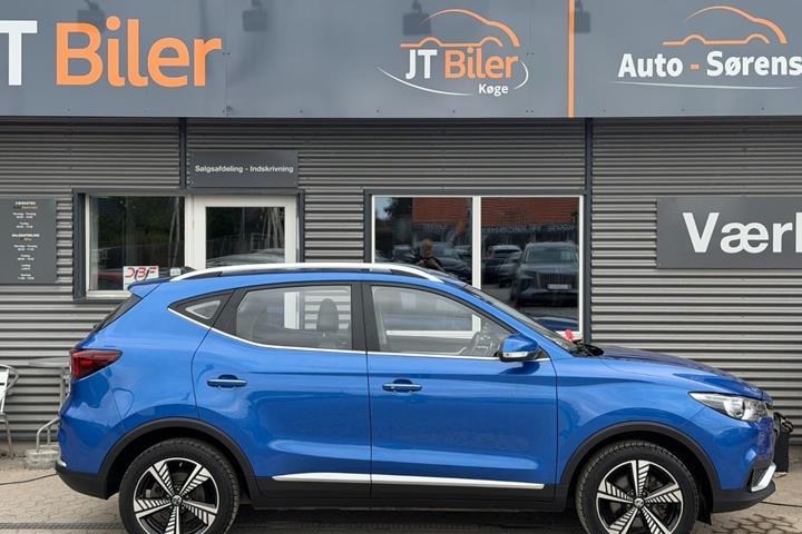 Blå MG ZS fra 2021