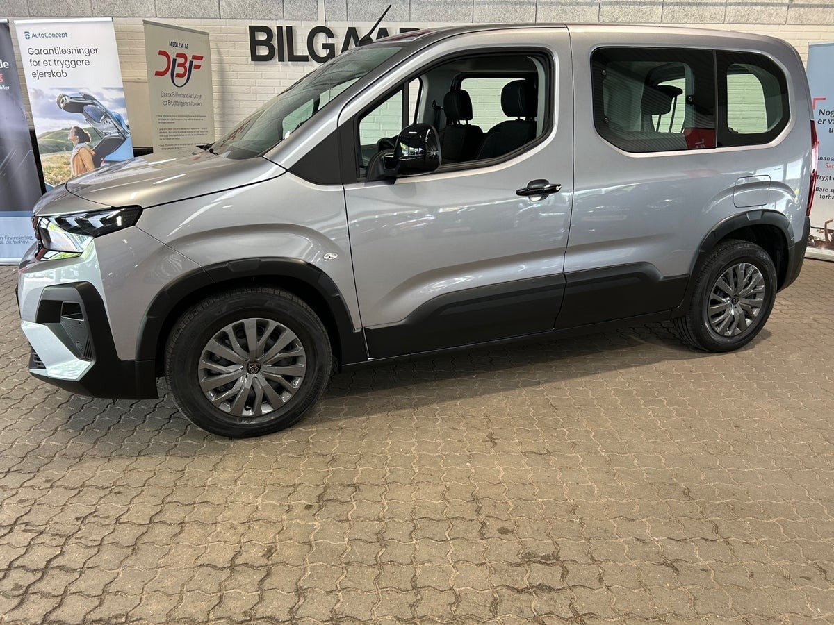 Grå Peugeot e-Rifter fra 2024