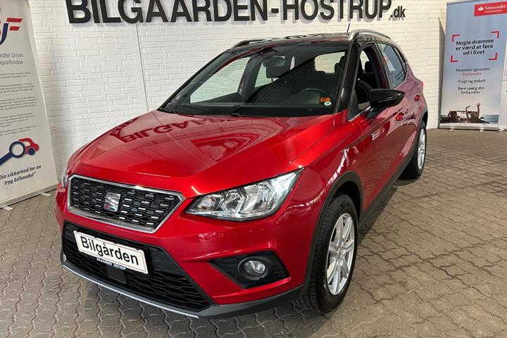 Rød Seat Arona fra 2019 set udefra
