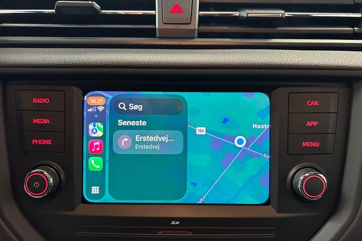 Rød Seat Arona fra 2019