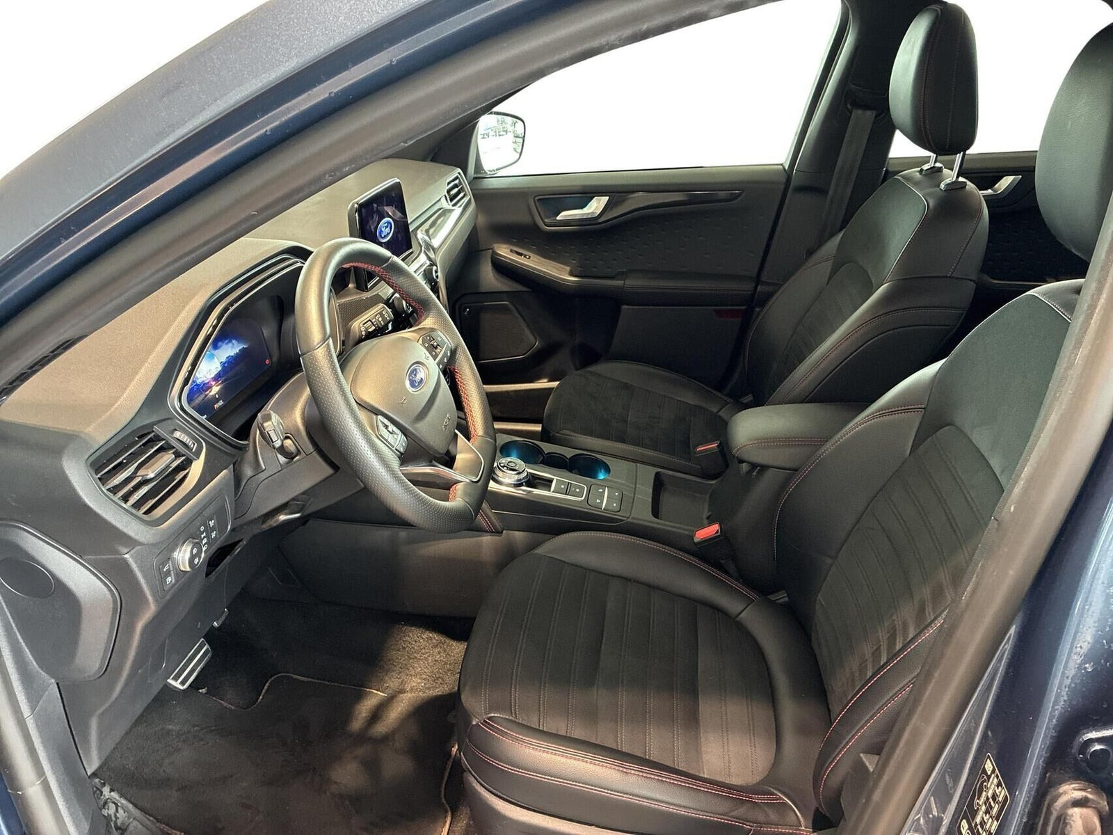 Blå Ford Kuga fra 2020