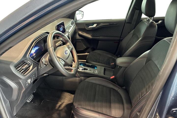 Blå Ford Kuga fra 2020