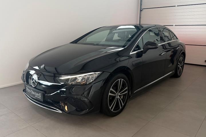 Sort Mercedes EQE300 fra 2022