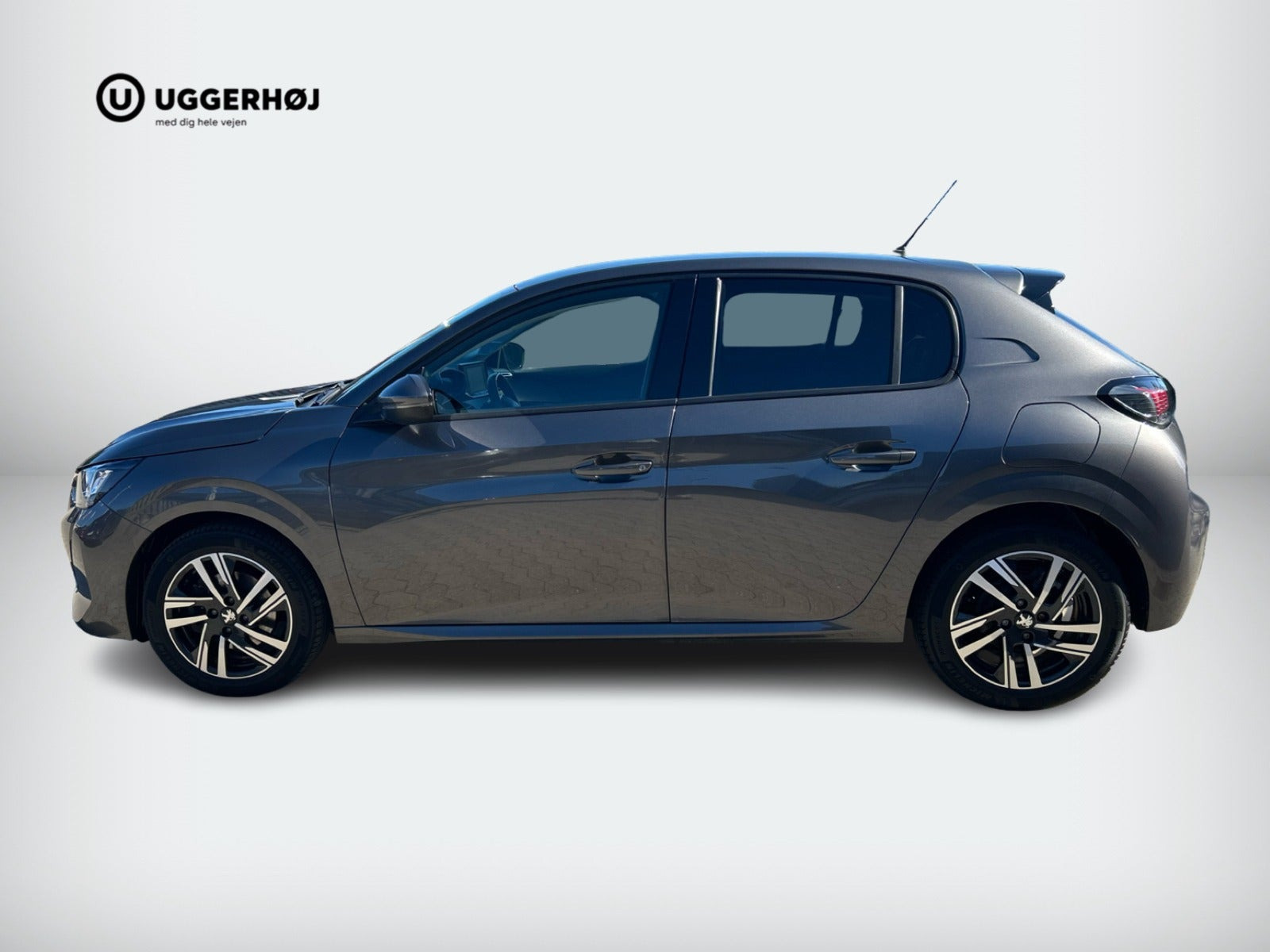Grå Peugeot 208 fra 2021