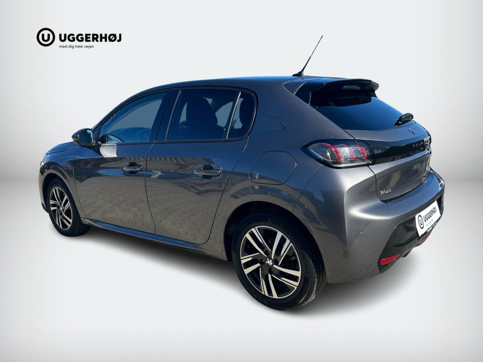 Grå Peugeot 208 fra 2021