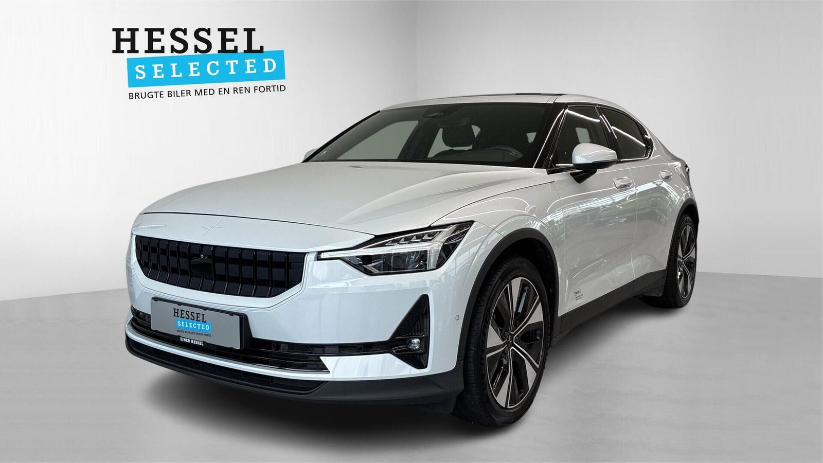 Hvid Polestar 2 fra 2023 set udefra