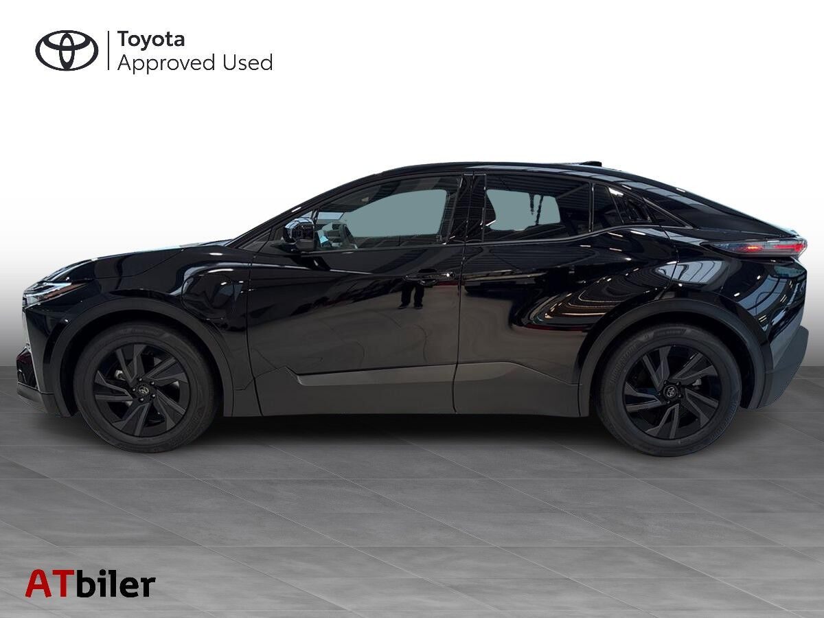 Sort Toyota C-HR+ fra 2026