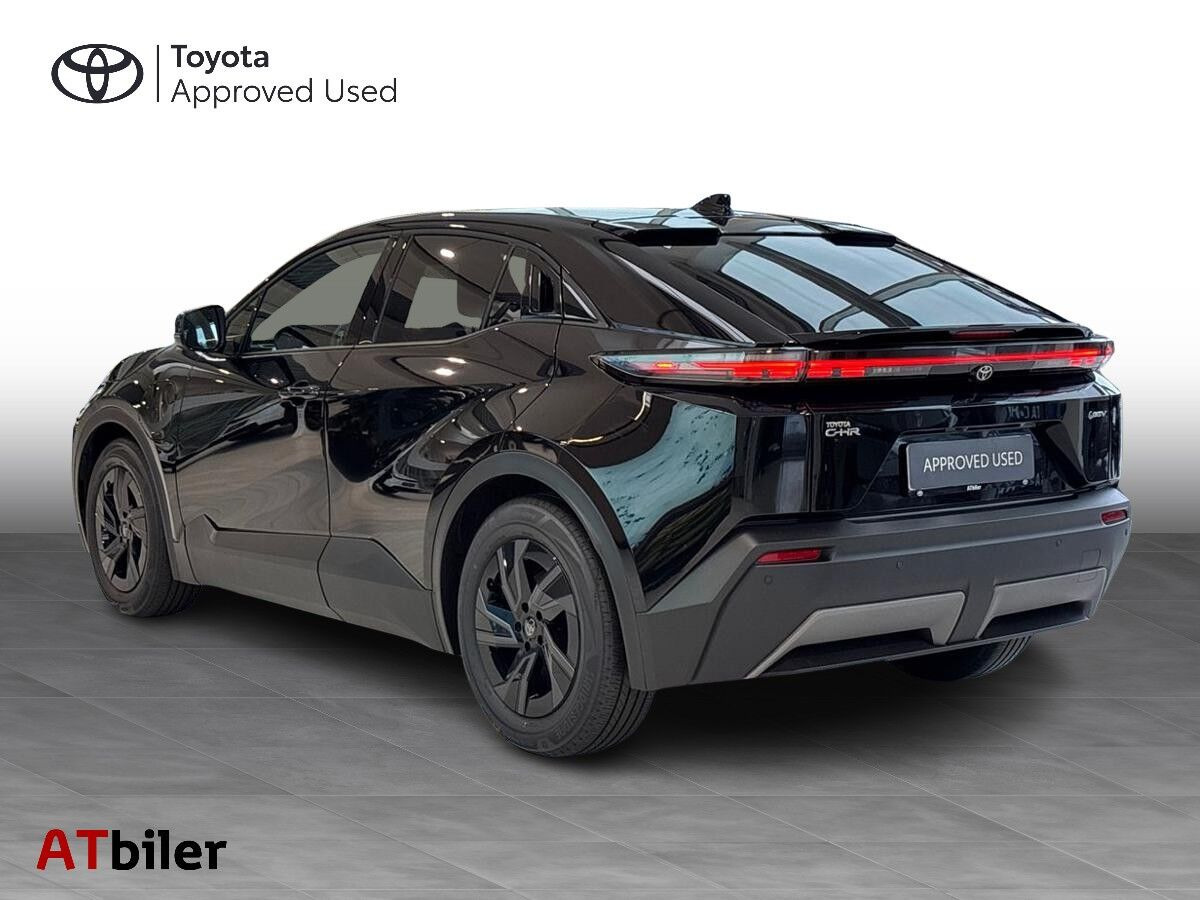 Sort Toyota C-HR+ fra 2026