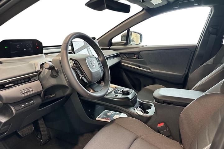 Sort Toyota C-HR+ fra 2026