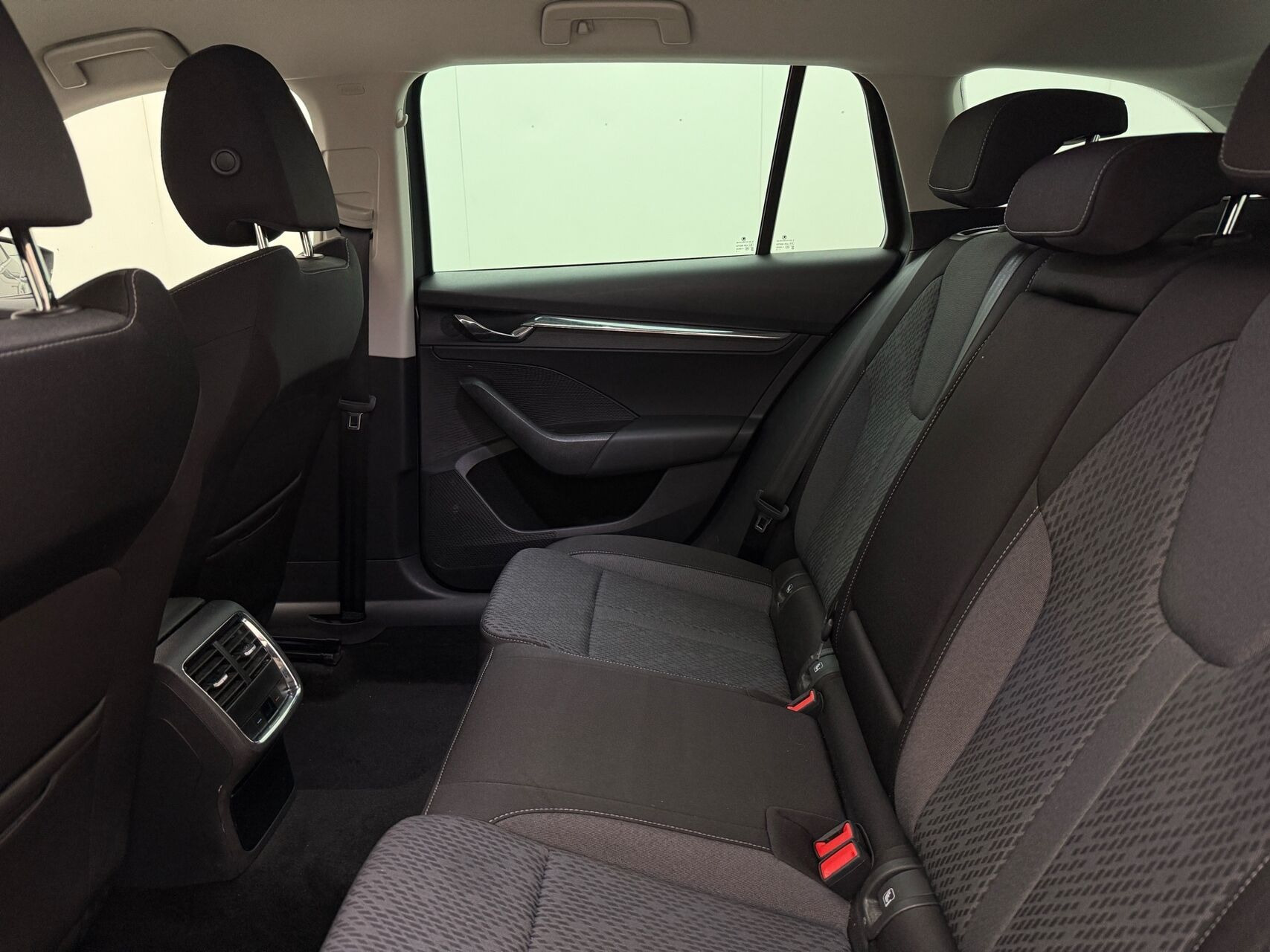 Grå Skoda Octavia fra 2022