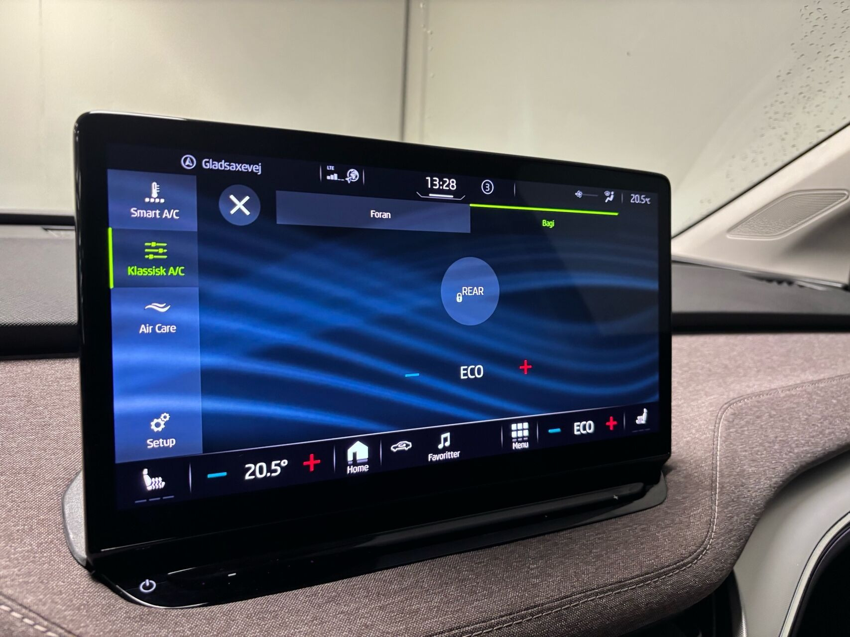 Blå Skoda Enyaq fra 2022