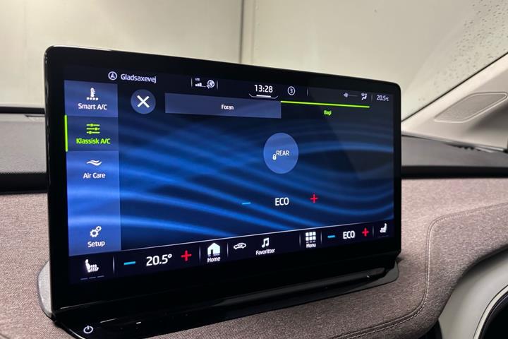 Blå Skoda Enyaq fra 2022