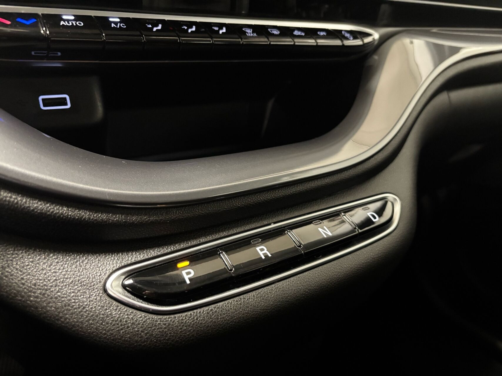Hvid Fiat 500e fra 2023