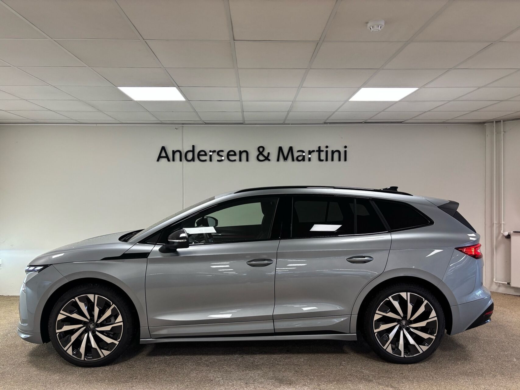 Grå Skoda Enyaq fra 2026
