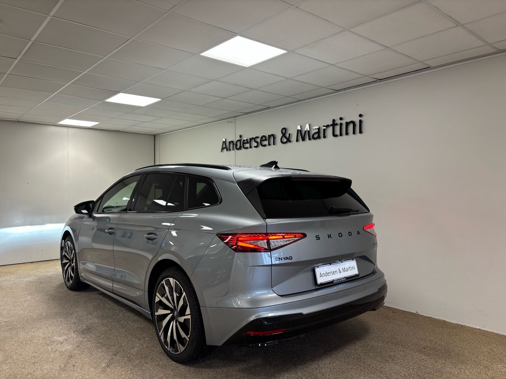 Grå Skoda Enyaq fra 2026