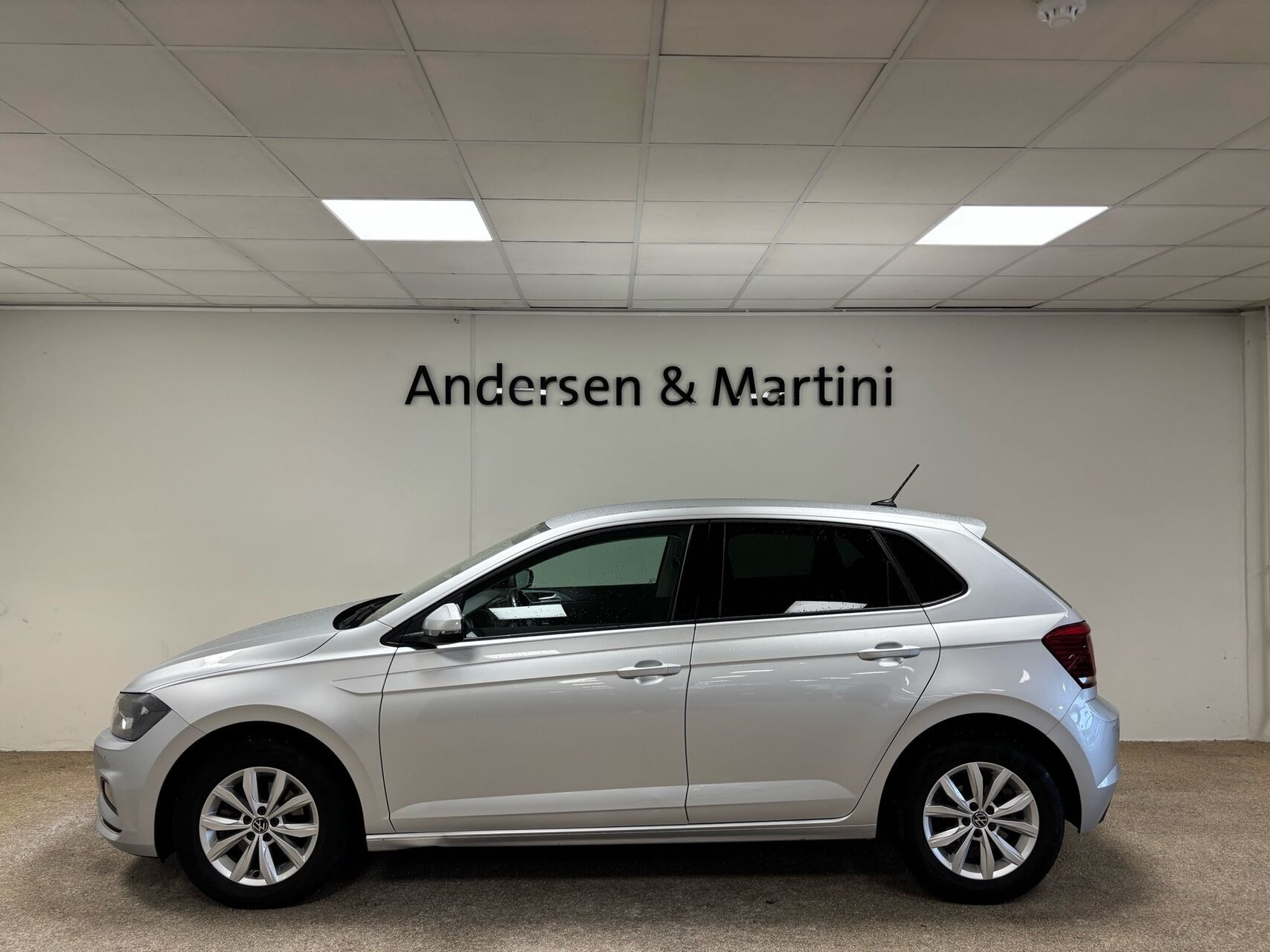 Sølv VW Polo fra 2021