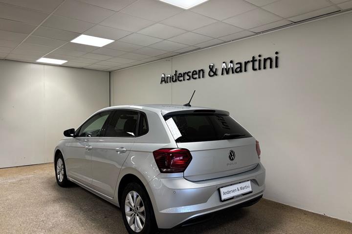 Sølv VW Polo fra 2021