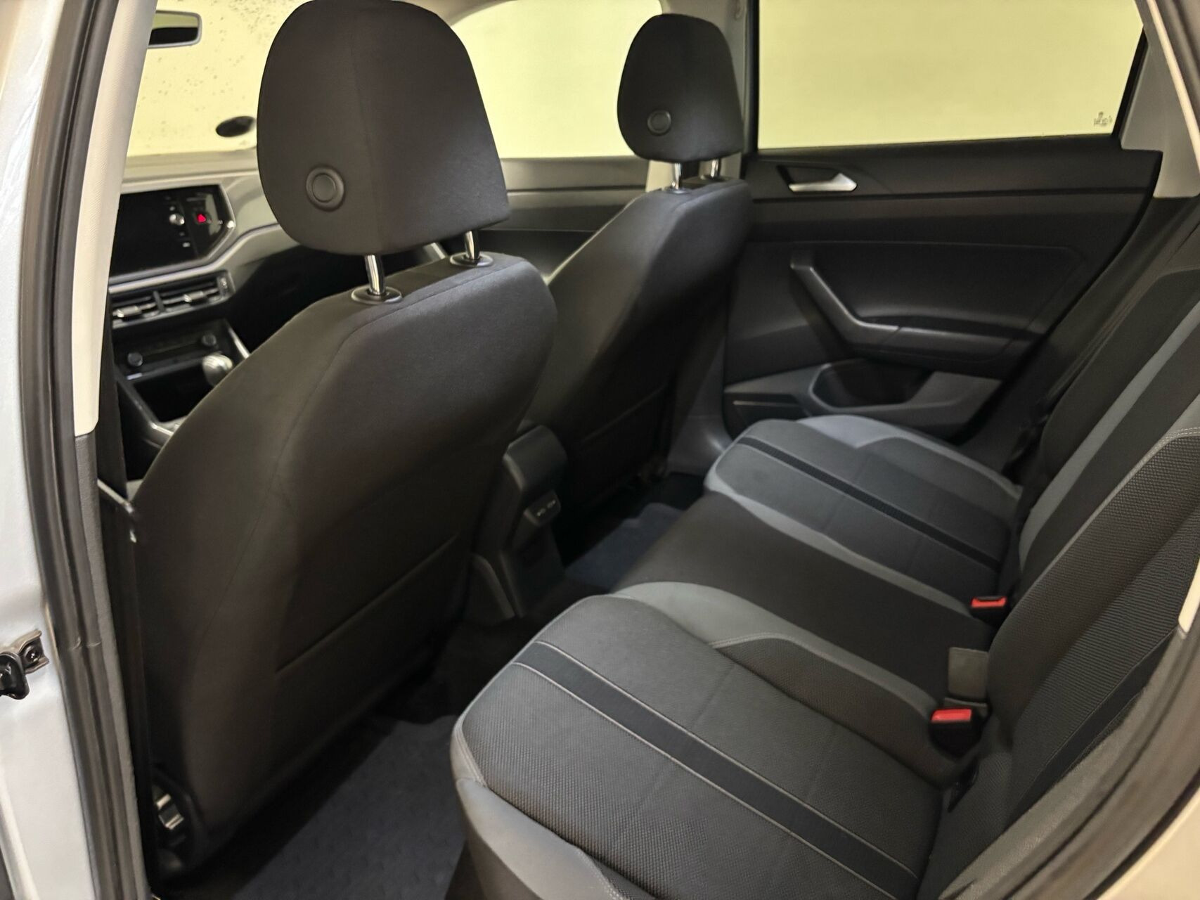 Sølv VW Polo fra 2021