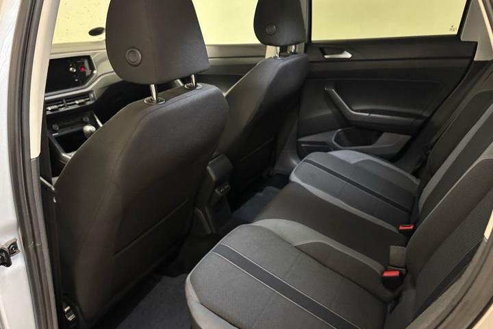 Sølv VW Polo fra 2021