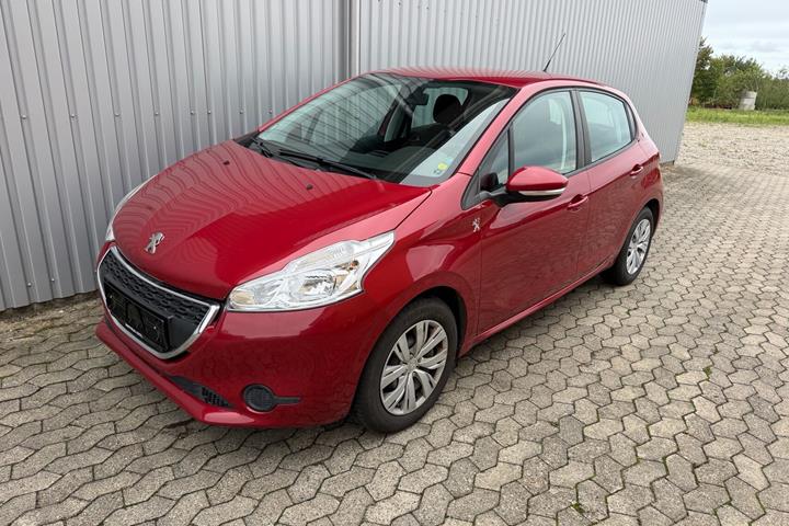 Rød Peugeot 208 fra 2014