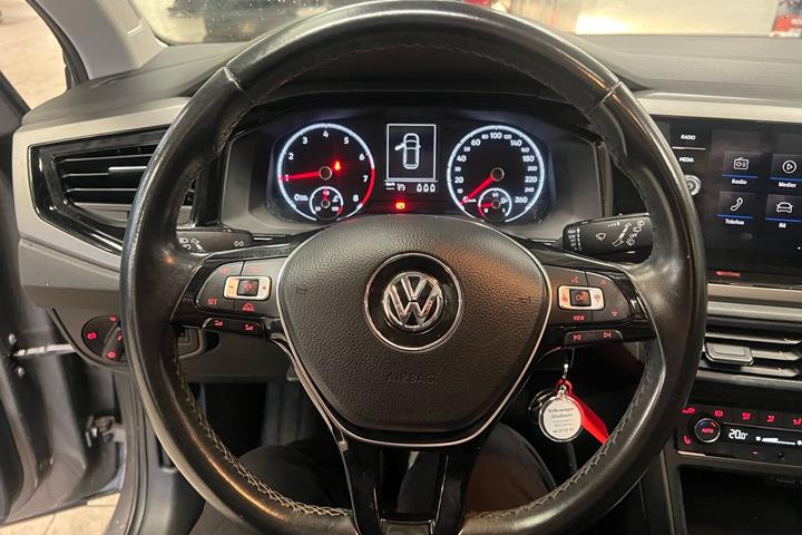 Grå VW Polo fra 2018