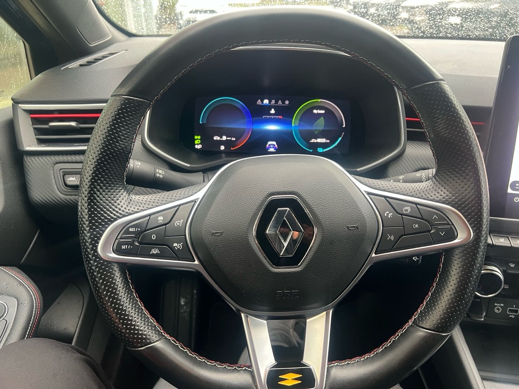 Blå Renault Clio fra 2023