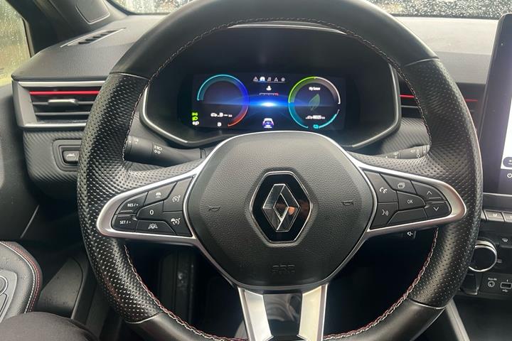 Blå Renault Clio fra 2023