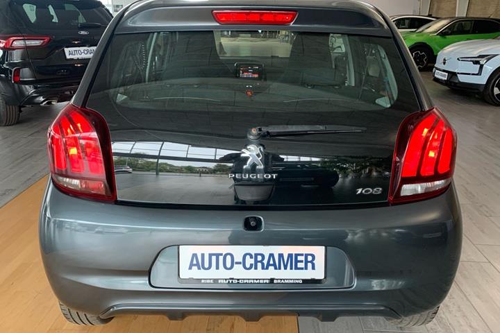 Grå Peugeot 108 fra 2019
