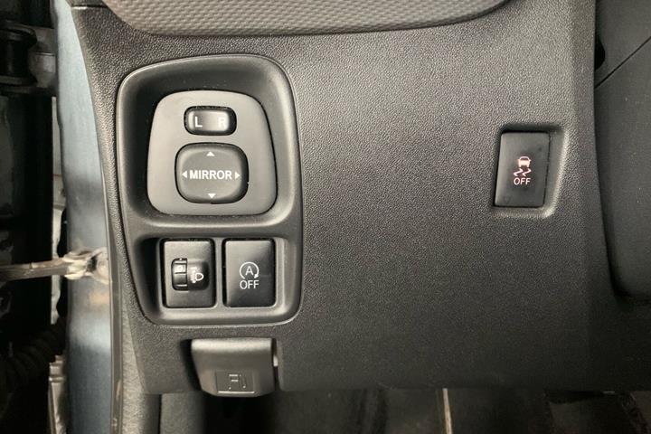 Grå Peugeot 108 fra 2019