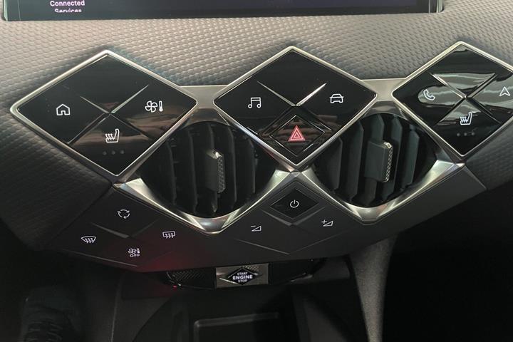 Rød DS DS3 Crossback fra 2025