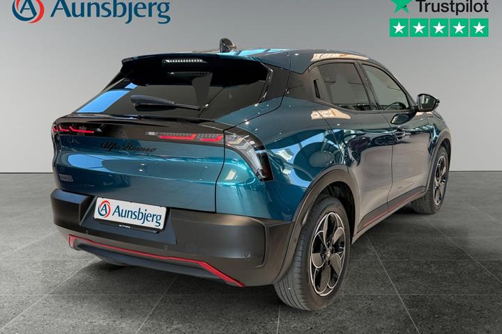 Blå Alfa Romeo Junior fra 2024