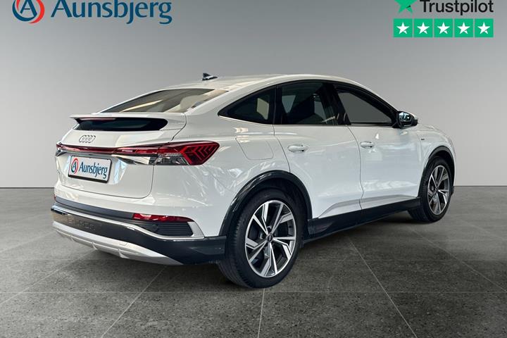 Hvid Audi Q4 fra 2023