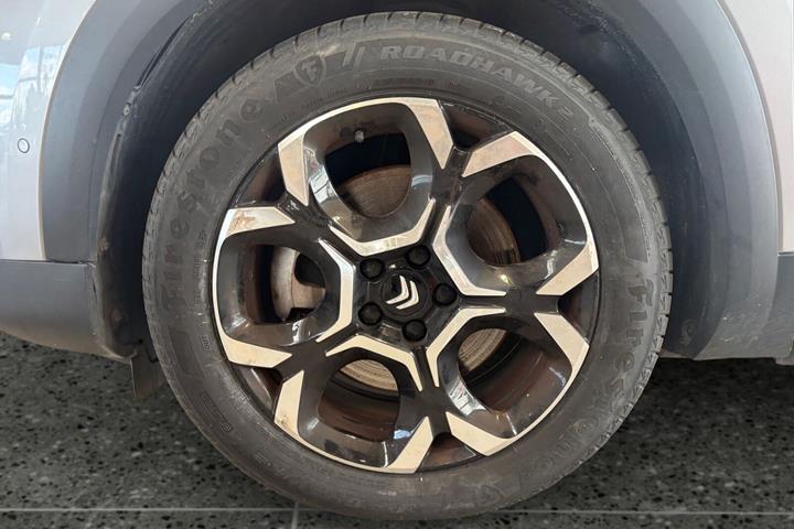 Grå Citroën C5 Aircross fra 2024