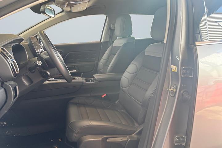 Grå Citroën C5 Aircross fra 2024