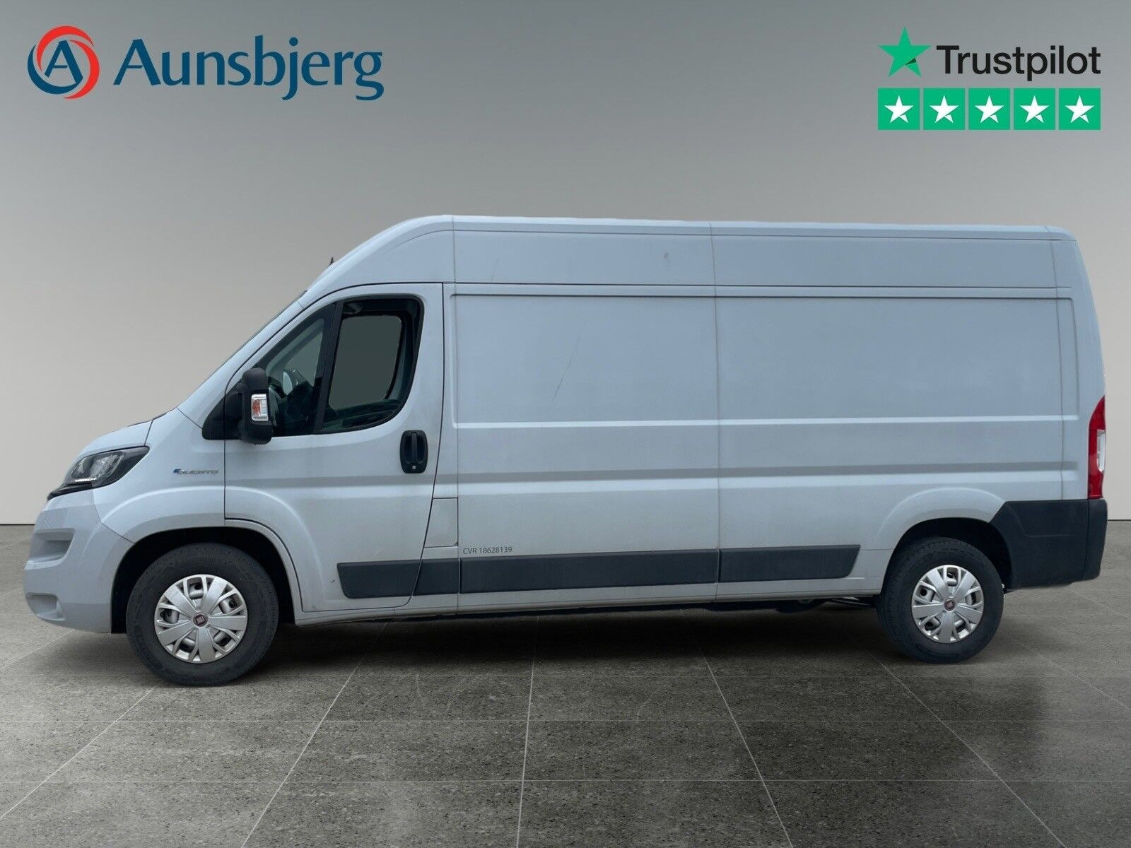 Grå Fiat E-Ducato fra 2021