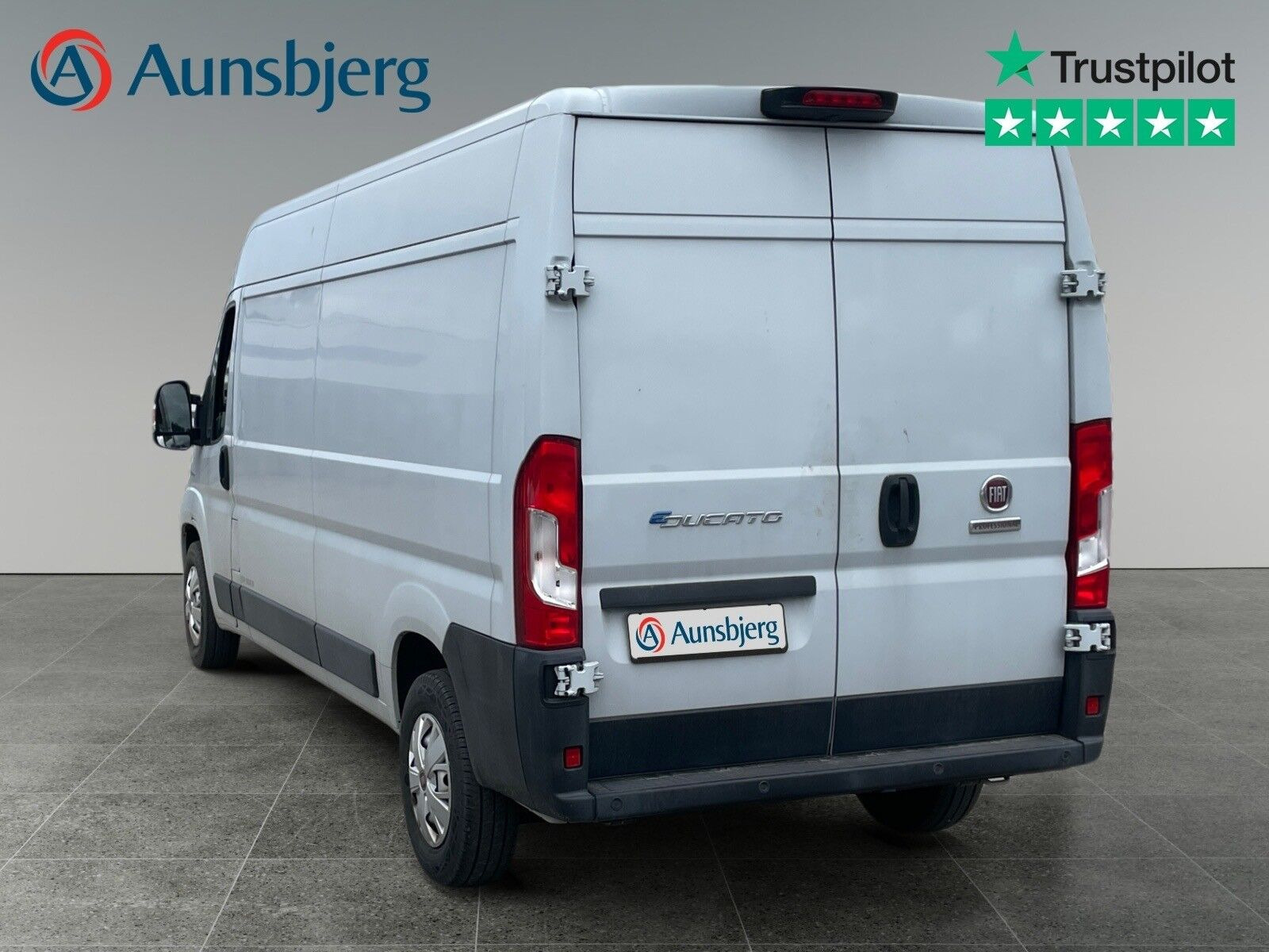 Grå Fiat E-Ducato fra 2021
