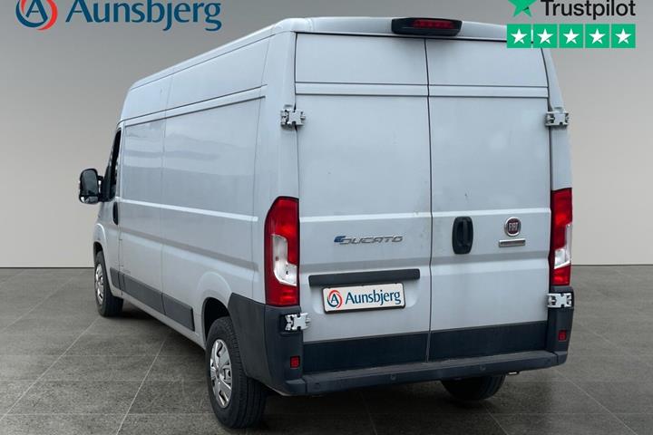 Grå Fiat E-Ducato fra 2021