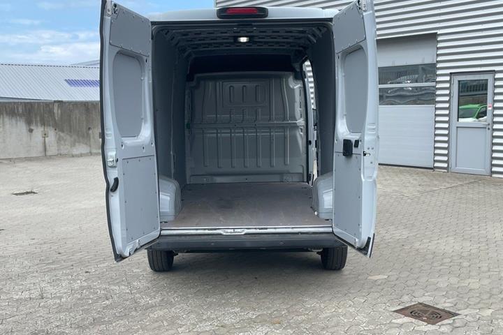 Grå Fiat E-Ducato fra 2021