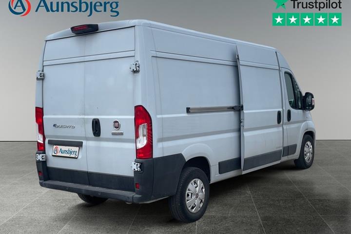 Grå Fiat E-Ducato fra 2021