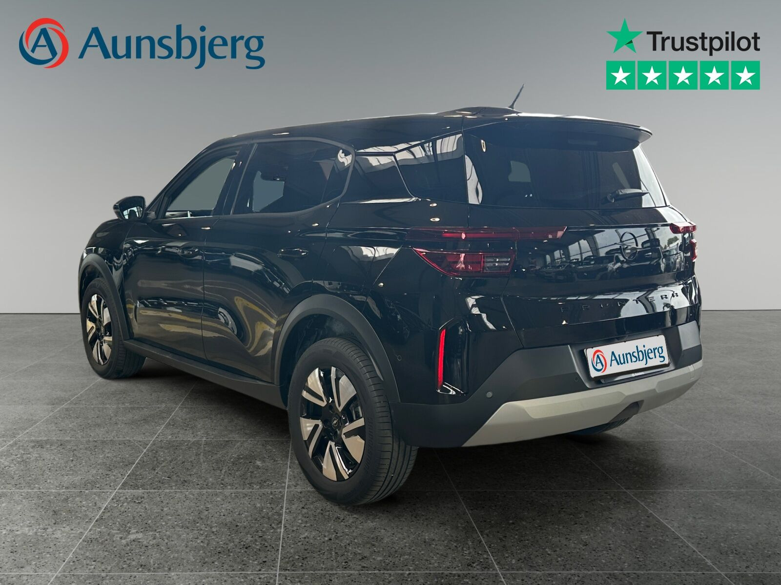Sort Opel Frontera fra 2025