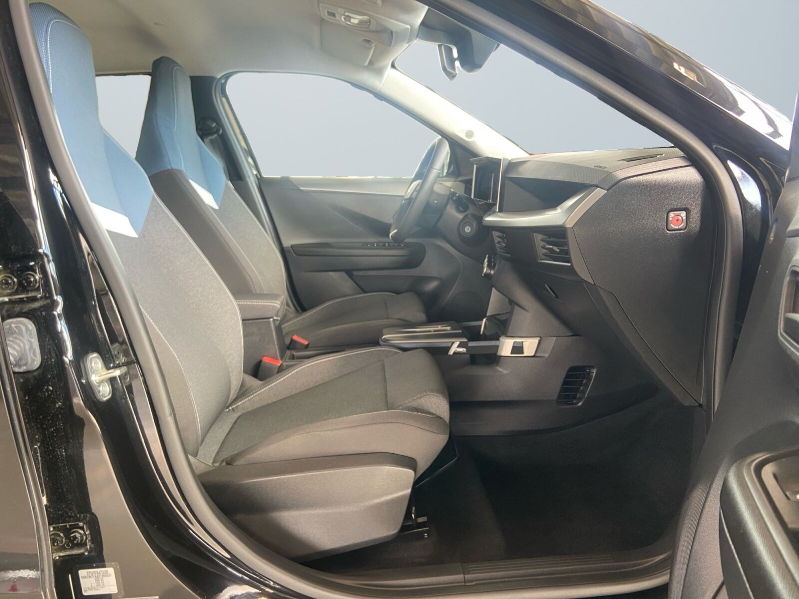 Sort Opel Frontera fra 2025