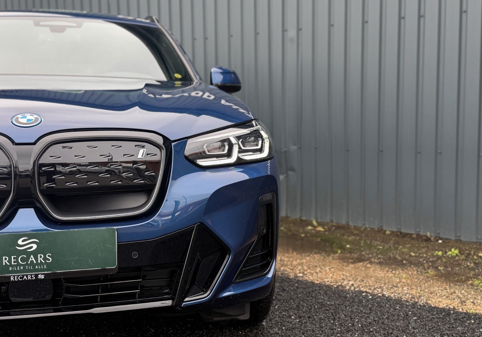 Blå BMW iX3 fra 2023