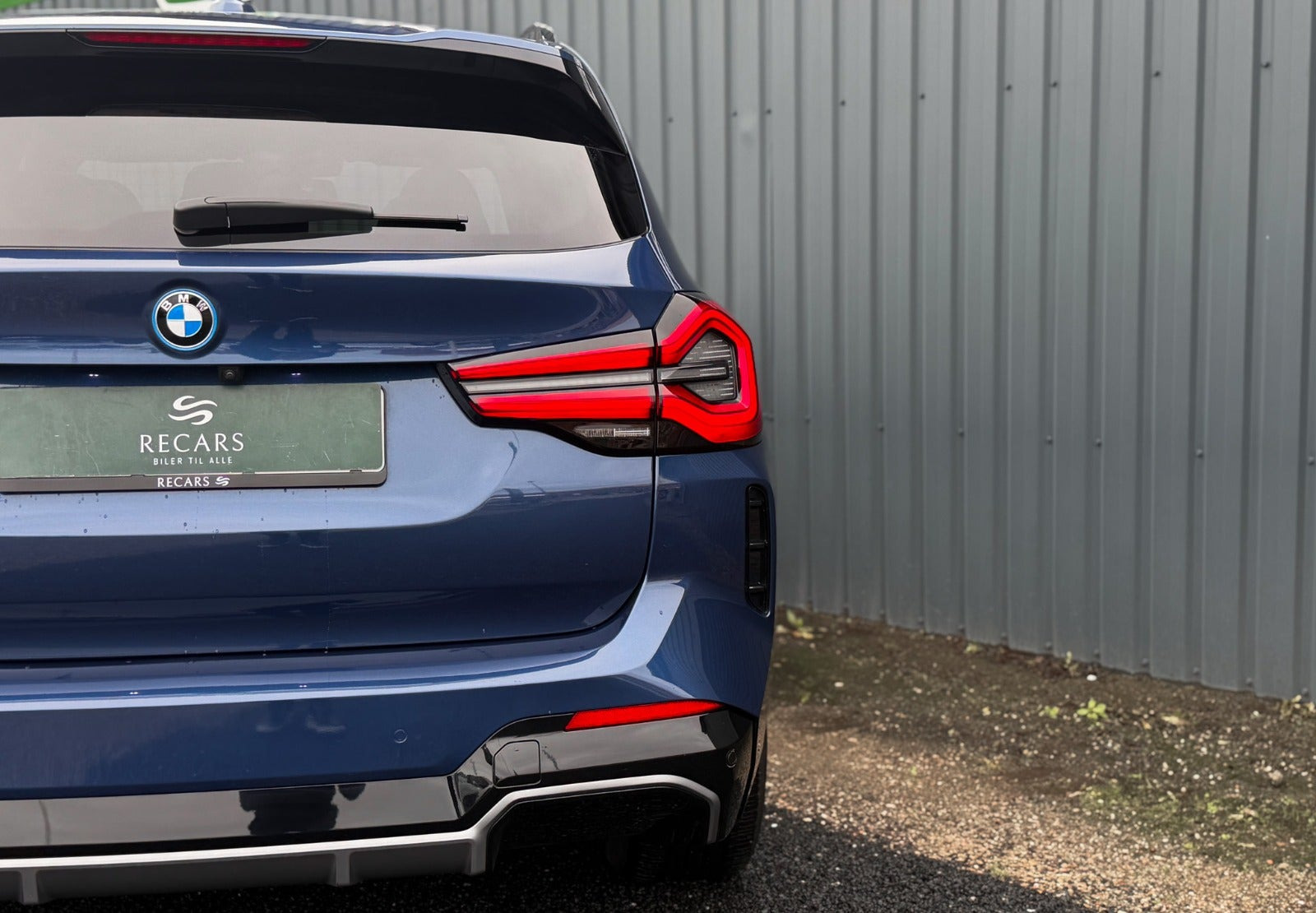 Blå BMW iX3 fra 2023